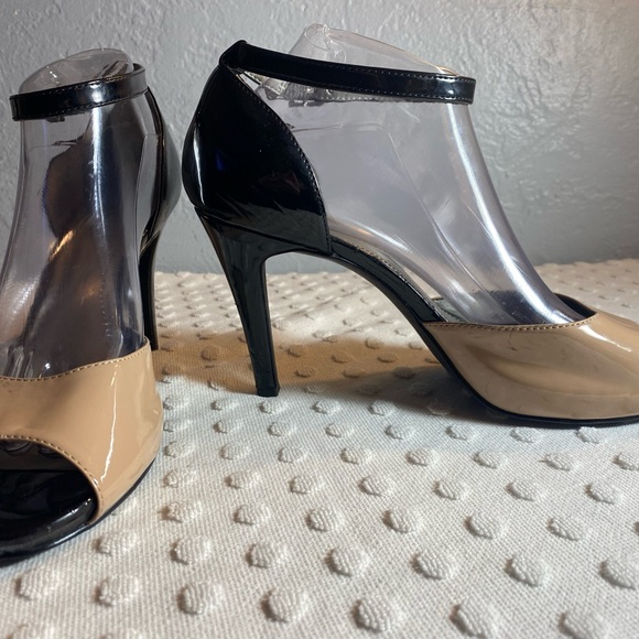 STYLE & COMPANY Nude and Black Peep-Toe Heel - Picture 5 of 16